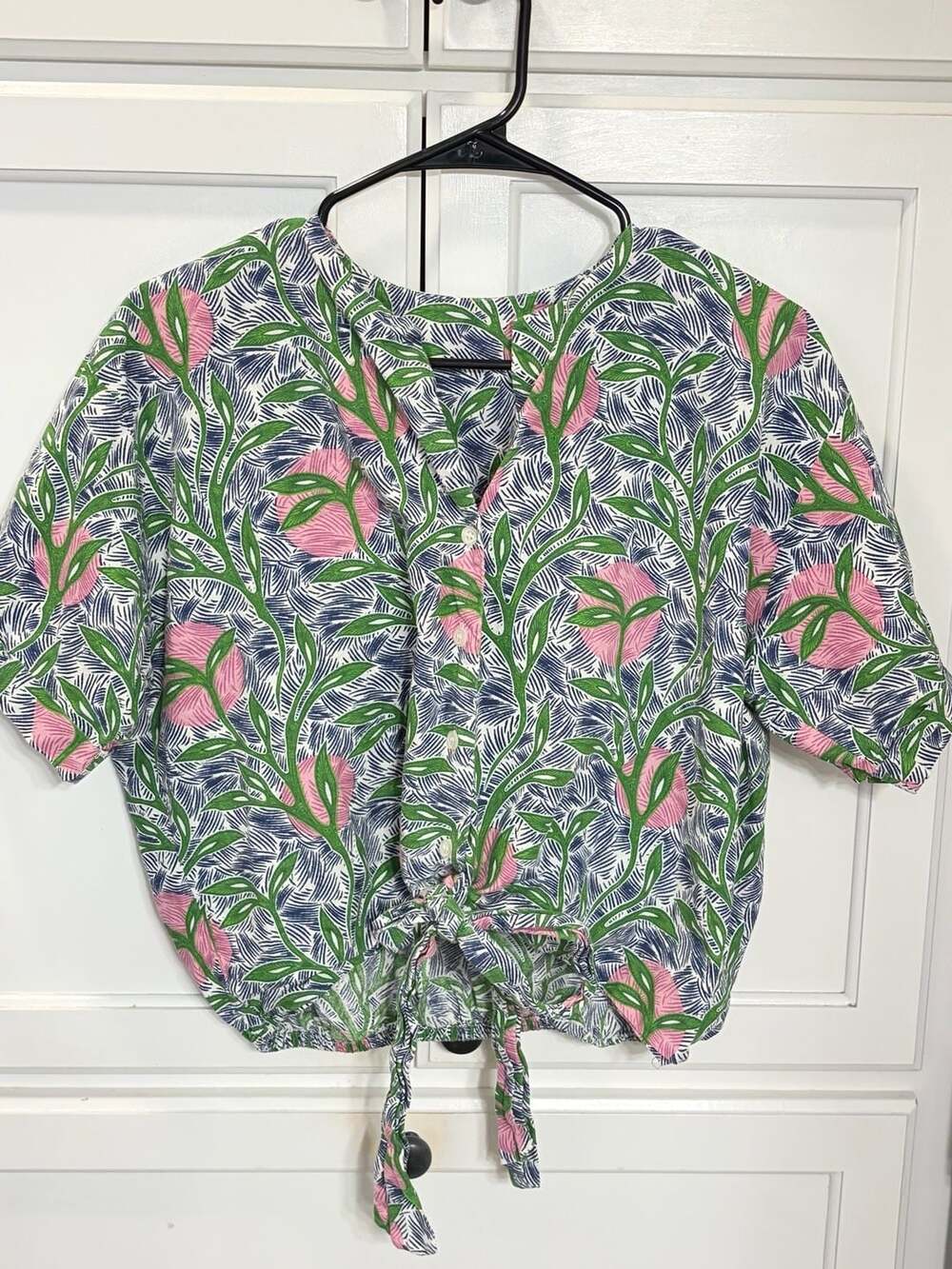 Liberty & Justice Button Down Blouse Size M Floral Tie Front 100% Cotton Resort